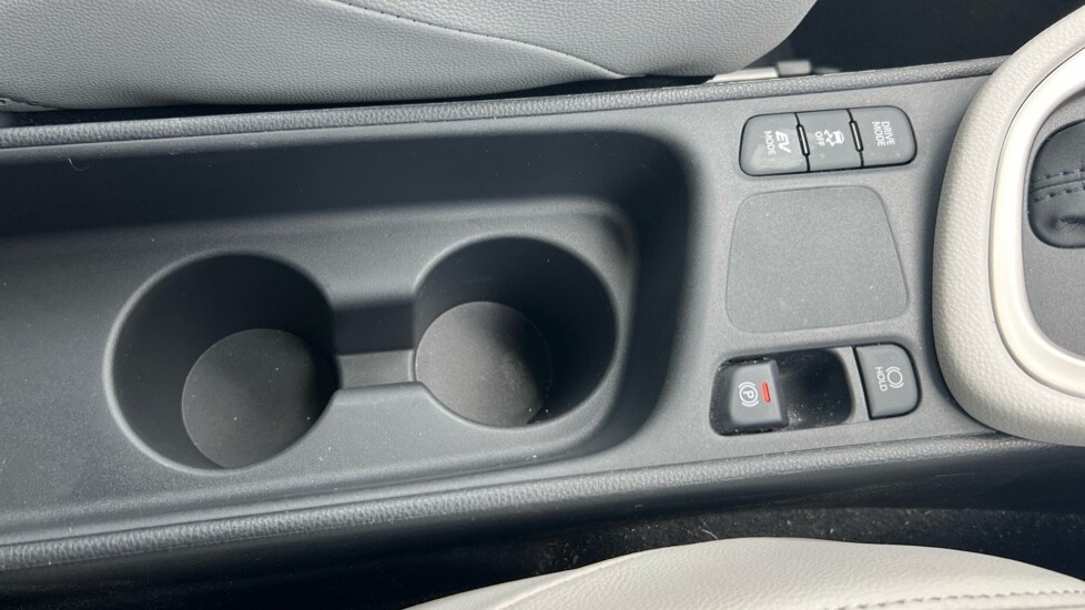 Used Toyota Yaris 2023 for sale - 75758866: Photo 40