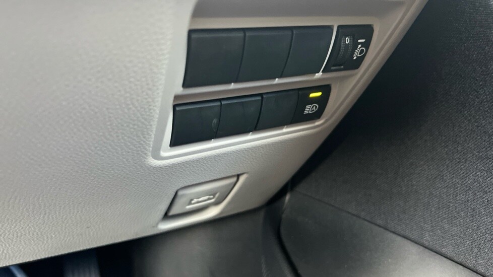 Used Toyota Yaris 2023 for sale - 75758866: Photo 42
