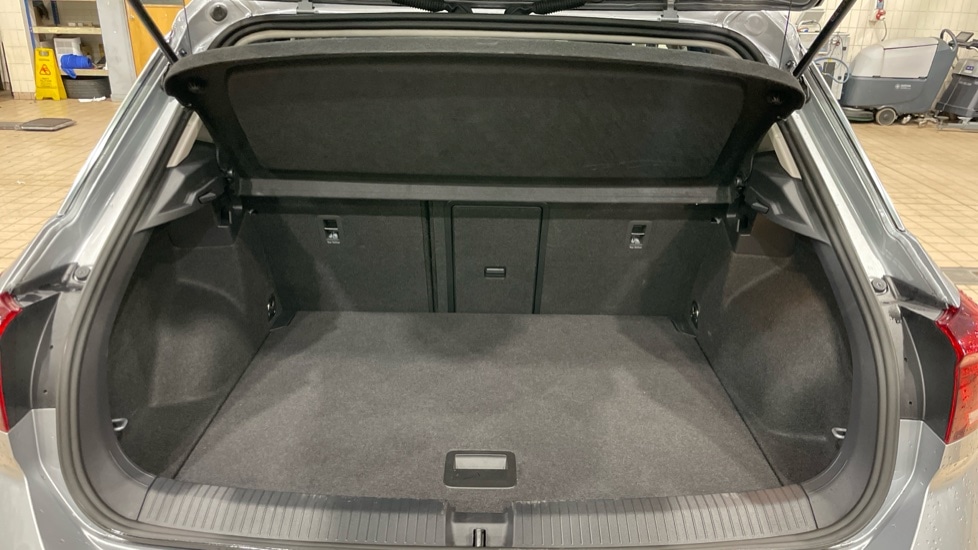 Used Volkswagen T-Roc 2025 for sale - 76842051: Photo 16