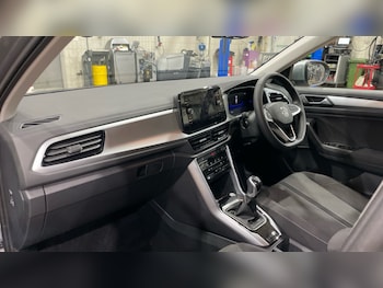 Used Volkswagen T-Roc 2025 for sale - 76842051: Photo