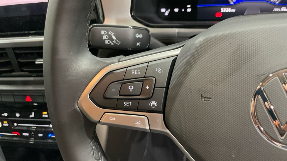 Used Volkswagen T-Roc 2025 for sale - 76842051: Photo 31