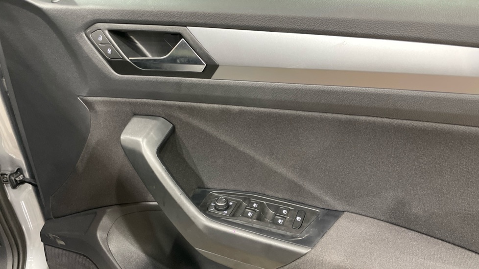 Used Volkswagen T-Roc 2025 for sale - 76842051: Photo 37