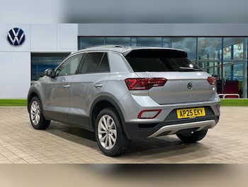 Used Volkswagen T-Roc 2025 for sale - 76842051: Photo