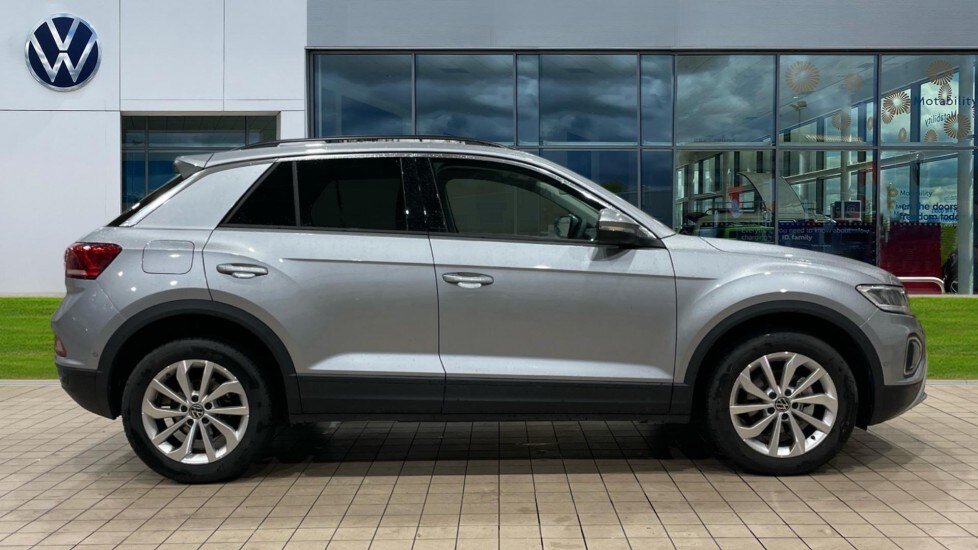 Used Volkswagen T-Roc 2025 for sale - 76842051: Photo 4