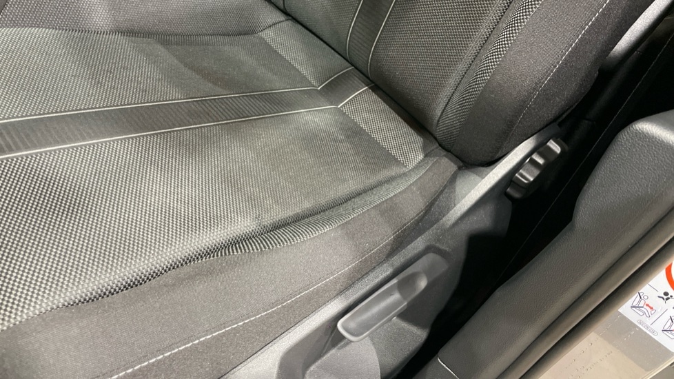 Used Volkswagen T-Roc 2025 for sale - 76842051: Photo 40