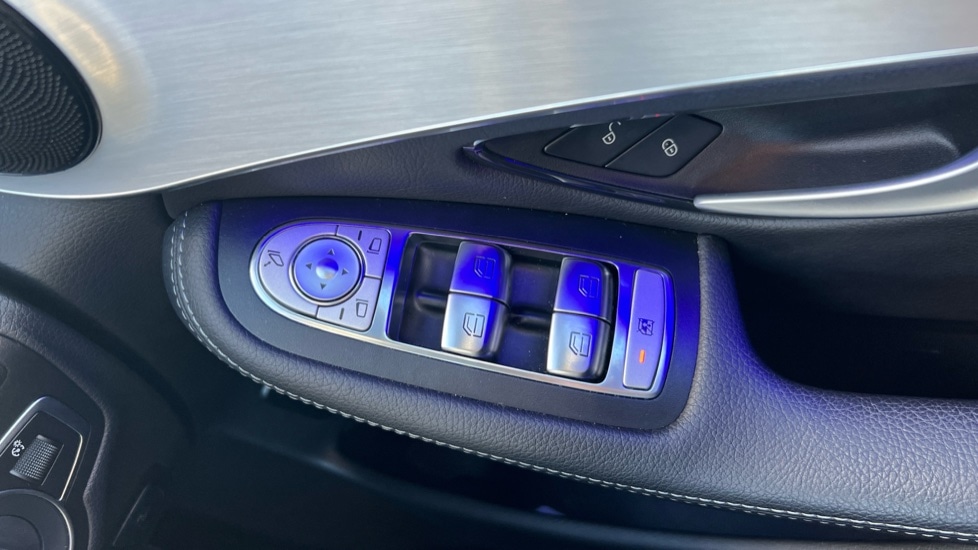 Used Mercedes-Benz GLC 2022 for sale - 76420569: Photo 30