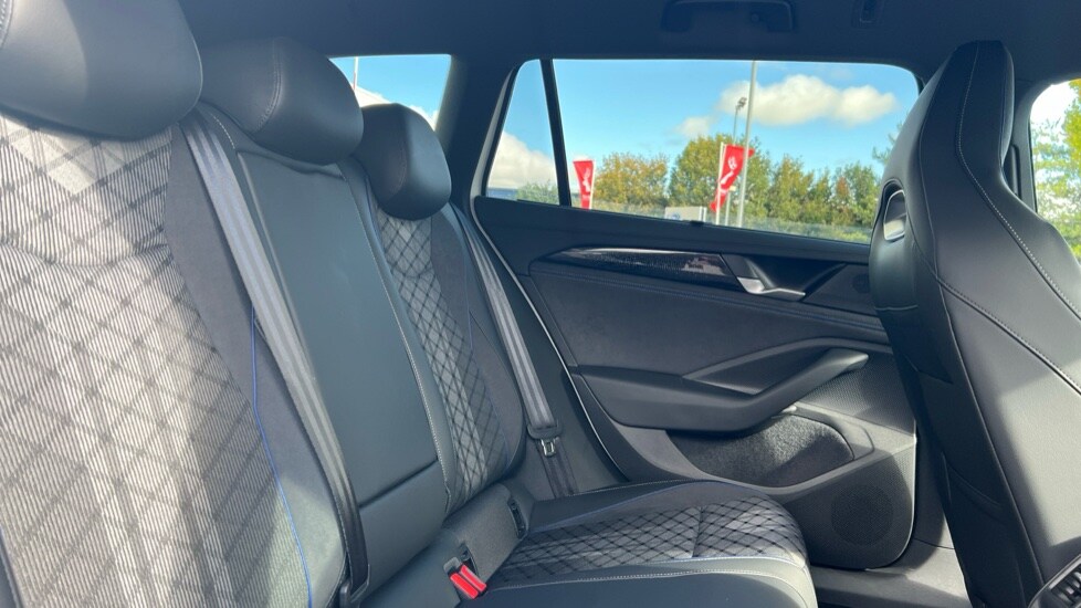 Used Volkswagen Passat 2024 for sale - 76086885: Photo 15