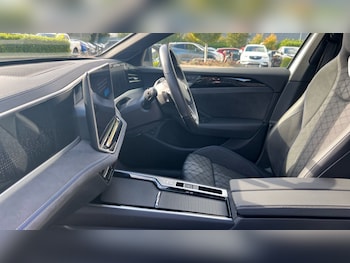 Used Volkswagen Passat 2024 for sale - 76086885: Photo 2