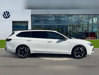 Used Volkswagen Passat 2024 for sale - 76086885: Photo 4