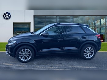 Used Volkswagen T-Roc 2025 for sale - 76842041: Photo