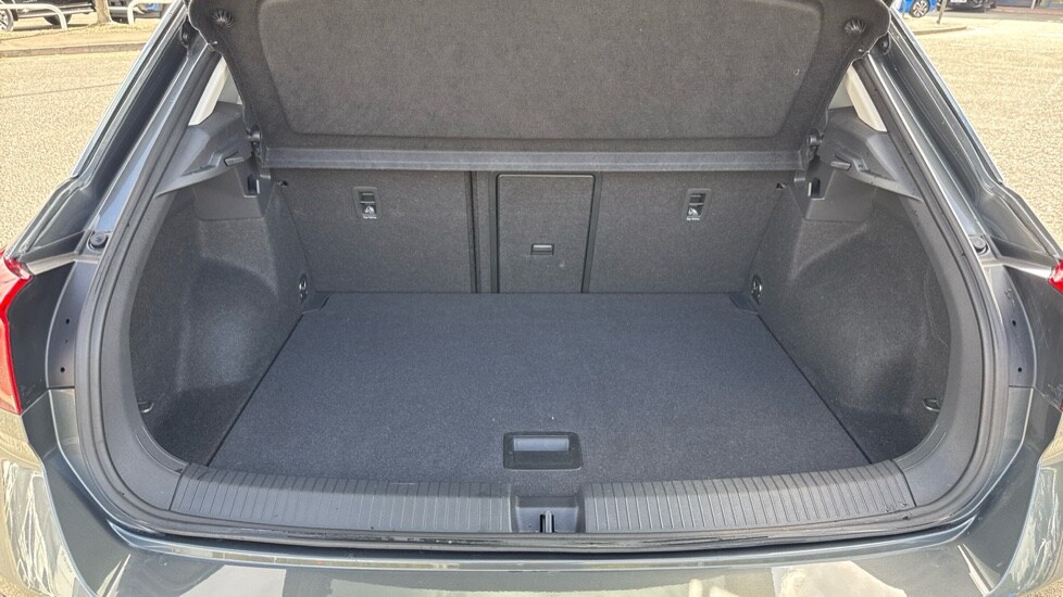 Used Volkswagen T-Roc 2023 for sale - 76096023: Photo 16