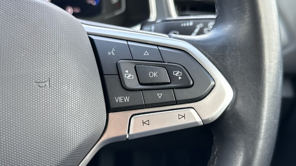 Used Volkswagen T-Roc 2023 for sale - 76096023: Photo 30