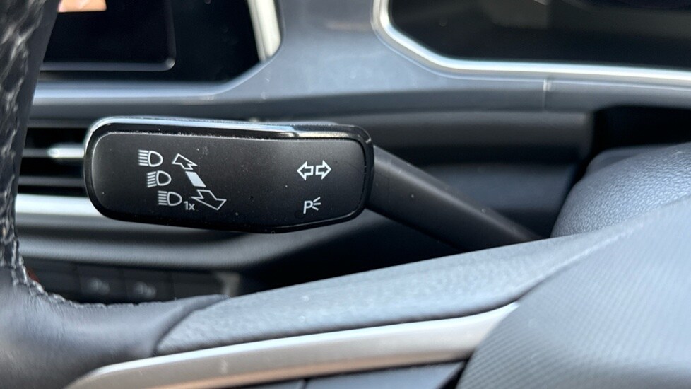 Used Volkswagen T-Roc 2023 for sale - 76096023: Photo 33