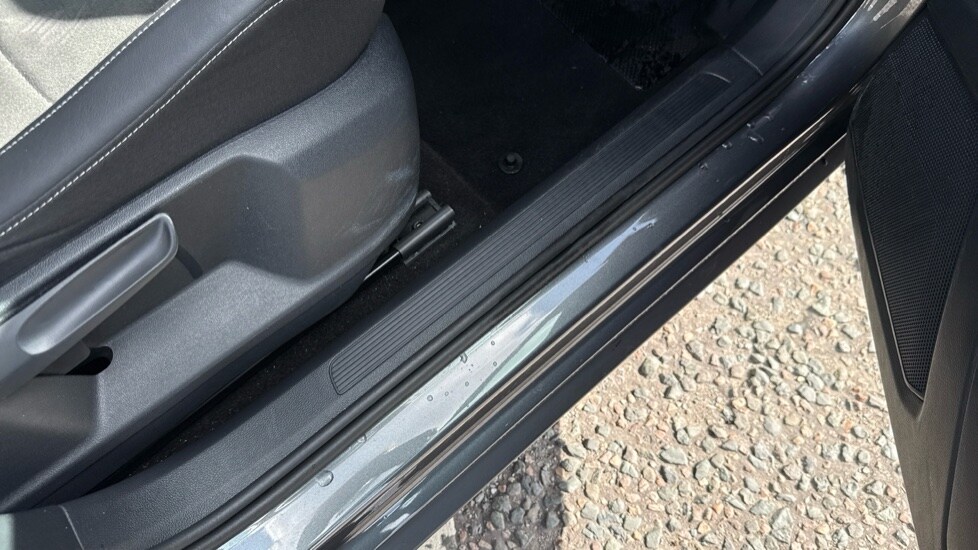 Used Volkswagen T-Roc 2023 for sale - 76096023: Photo 39