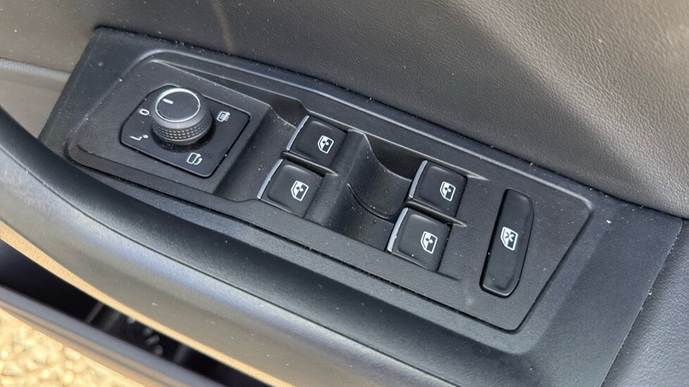 Used Volkswagen T-Roc 2023 for sale - 76096023: Photo 42