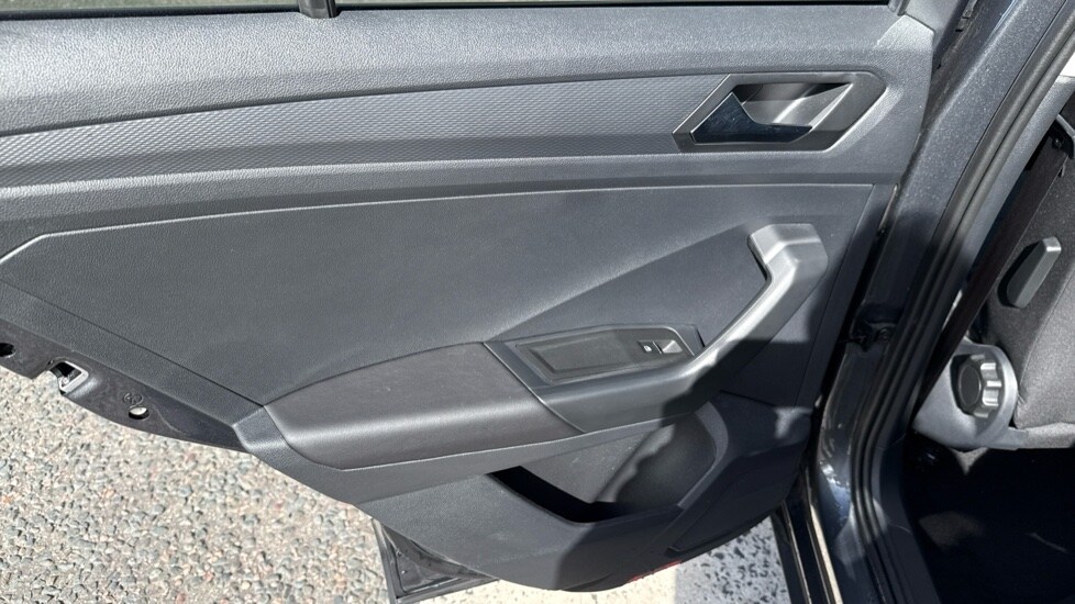 Used Volkswagen T-Roc 2023 for sale - 76096023: Photo 43