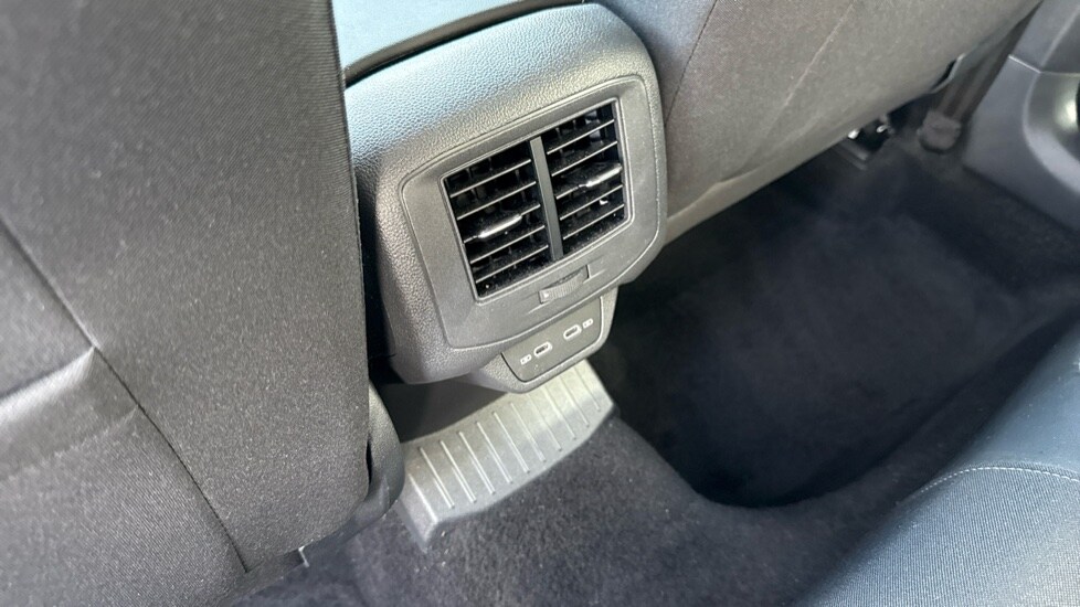 Used Volkswagen T-Roc 2023 for sale - 76096023: Photo 44