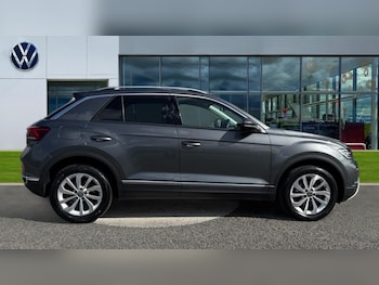 Used Volkswagen T-Roc 2023 for sale - 76096023: Photo 4