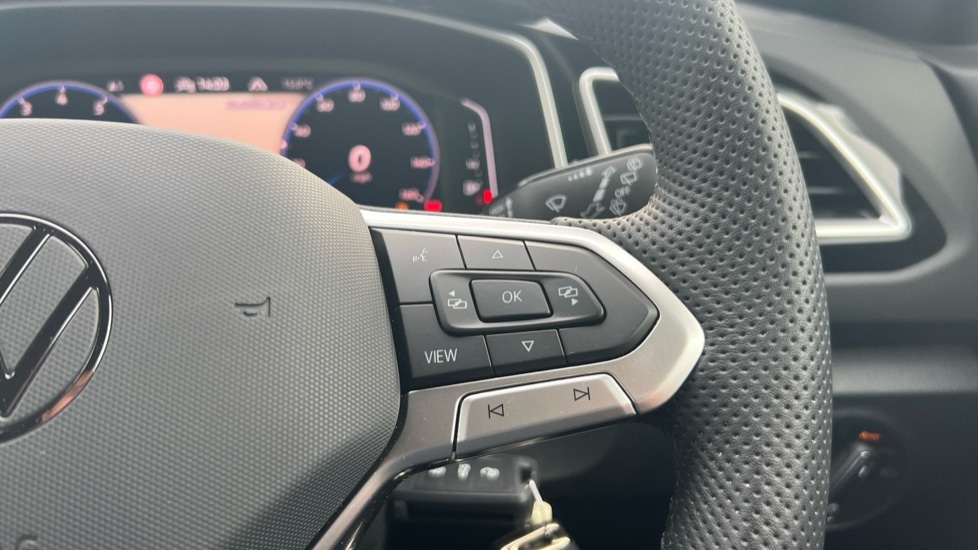 Used Volkswagen T-Roc 2025 for sale - 76717495: Photo 22