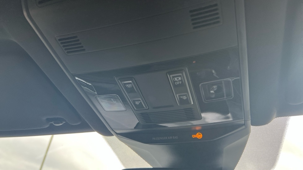 Used Volkswagen T-Roc 2025 for sale - 76717495: Photo 31