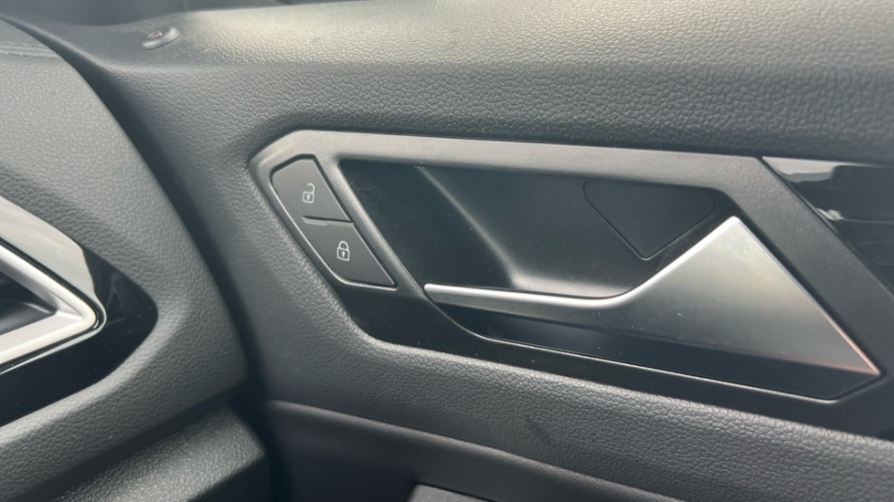 Used Volkswagen T-Roc 2025 for sale - 76717495: Photo 43