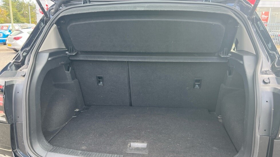 Used Volkswagen T-Cross 2023 for sale - 76563773: Photo 16