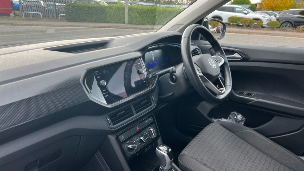 Used Volkswagen T-Cross 2023 for sale - 76563773: Photo 2