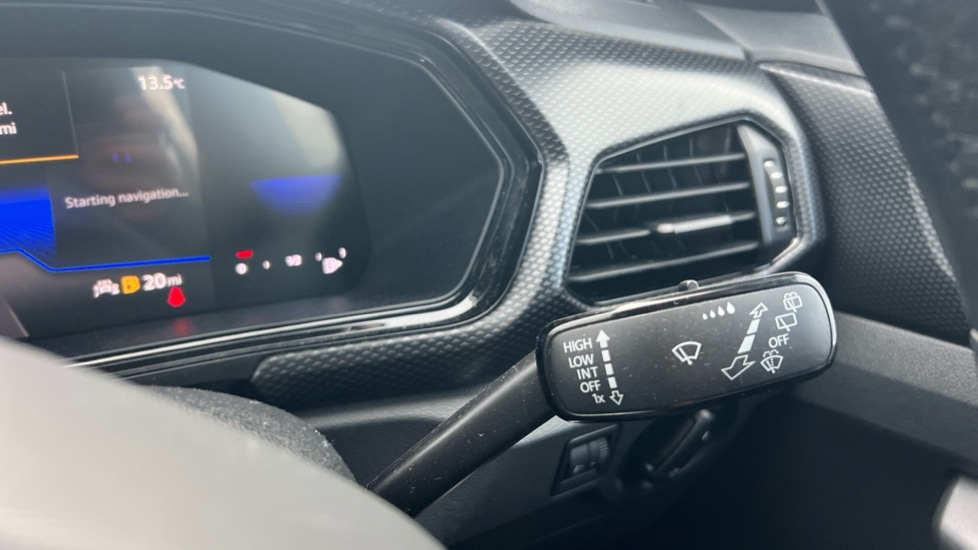 Used Volkswagen T-Cross 2023 for sale - 76563773: Photo 32