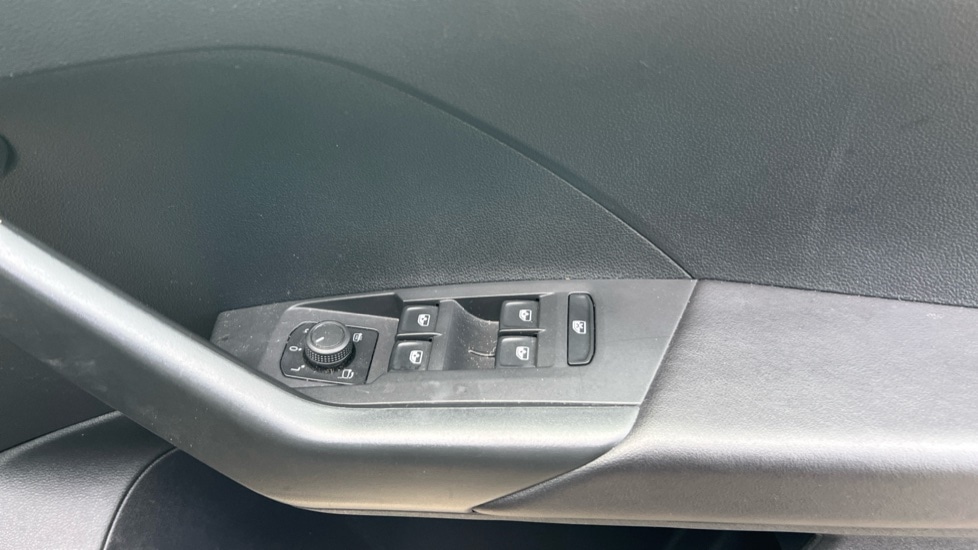 Used Volkswagen T-Cross 2023 for sale - 76563773: Photo 37