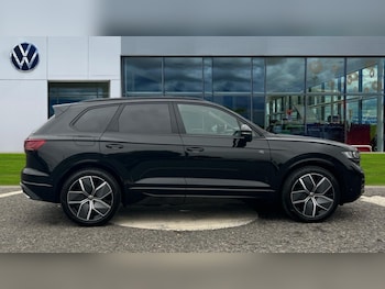 Used Volkswagen Touareg 2025 for sale - 77075607: Photo