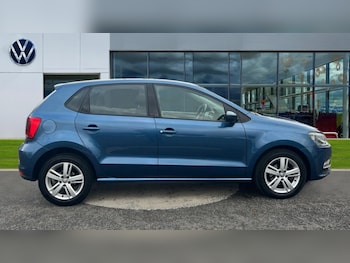 Used Volkswagen Polo 2017 for sale - 76552501: Photo