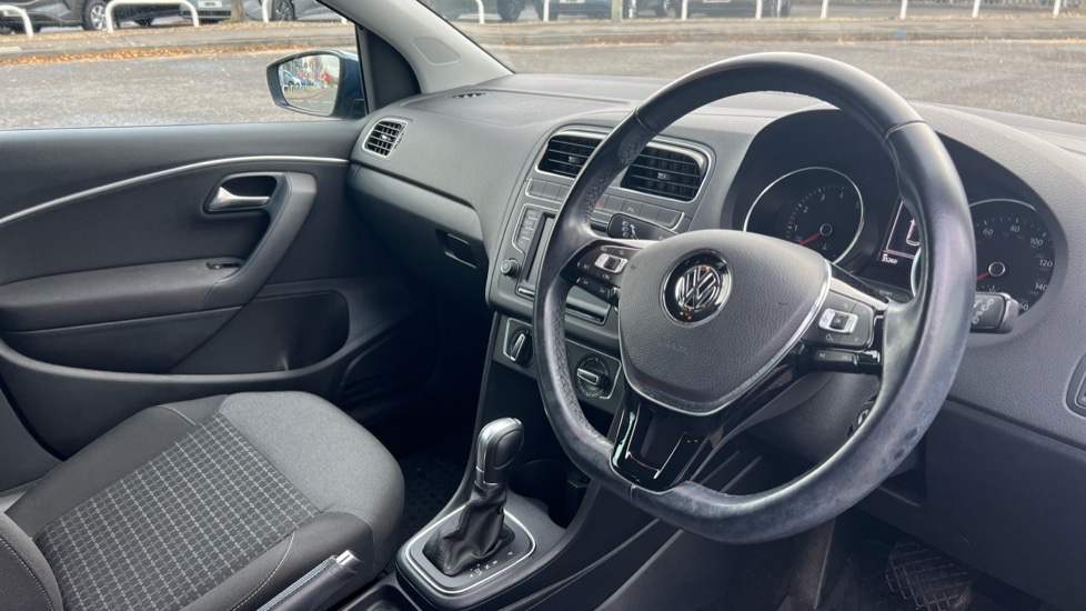 Used Volkswagen Polo 2017 for sale - 76552501: Photo 6