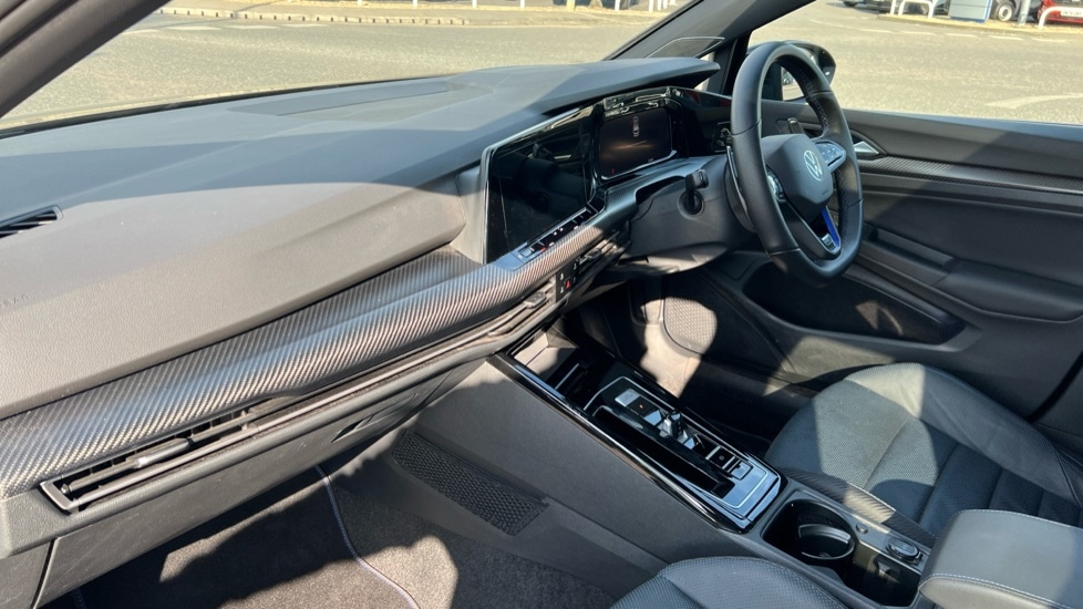 Used Volkswagen Golf 2023 for sale - 76501369: Photo 2