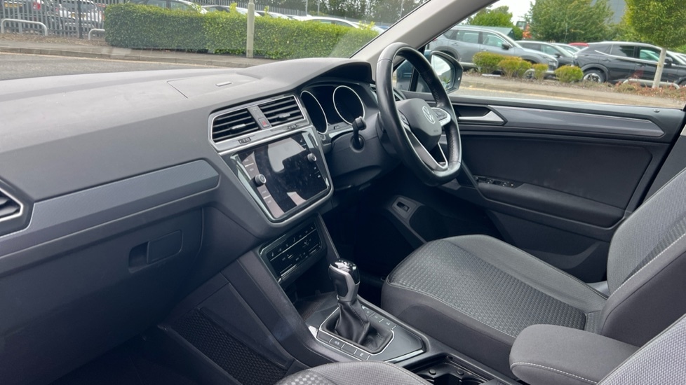Used Volkswagen Tiguan 2022 for sale - 76008090: Photo 2