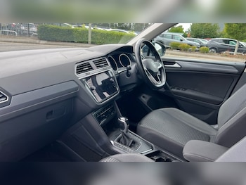 Used Volkswagen Tiguan 2022 for sale - 76008090: Photo 2