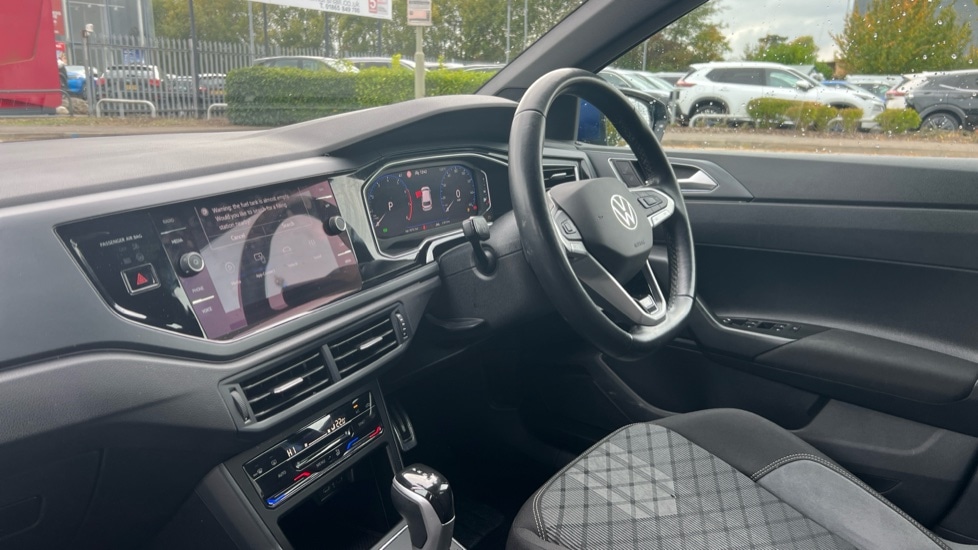 Used Volkswagen Polo 2024 for sale - 76297563: Photo 2