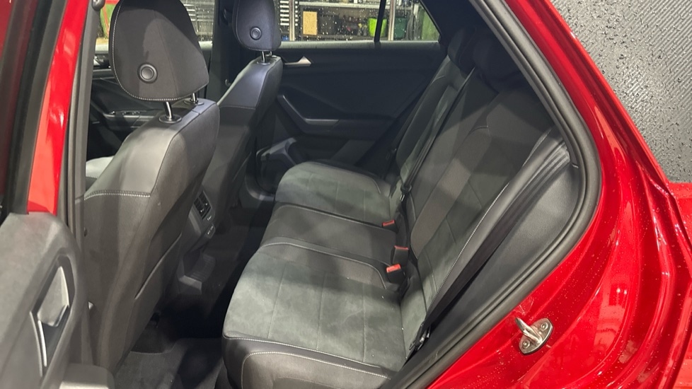 Used Volkswagen T-Roc 2025 for sale - 76927836: Photo 15