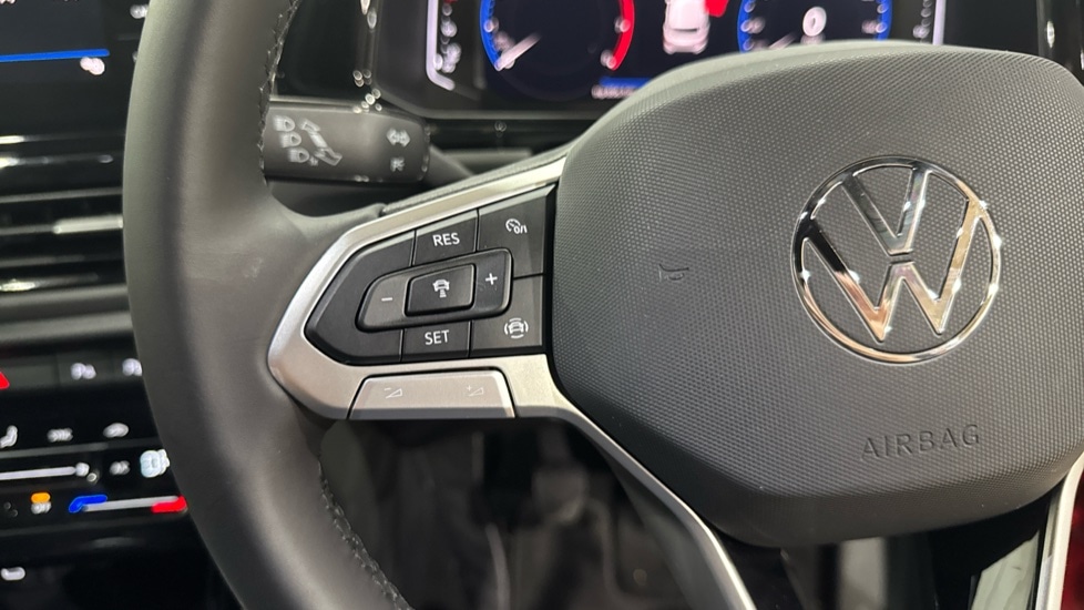 Used Volkswagen T-Roc 2025 for sale - 76927836: Photo 28