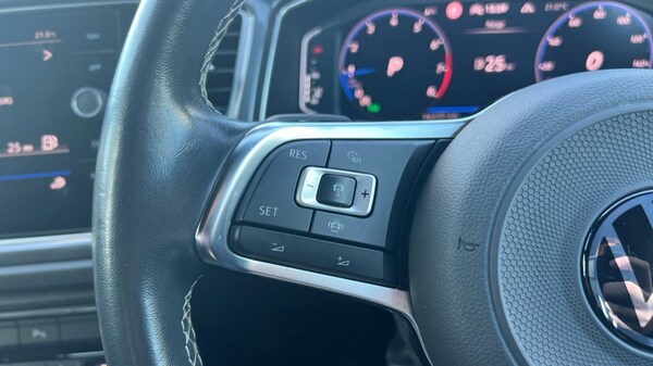 Used Volkswagen T-Roc 2021 for sale - 76067043: Photo 31