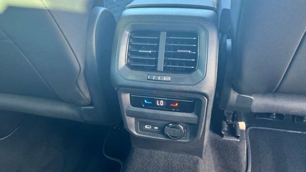 Used Volkswagen Tiguan 2022 for sale - 76067102: Photo 34