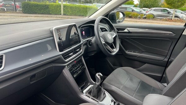 Used Volkswagen T-Roc 2022 for sale - 76140102: Photo 2