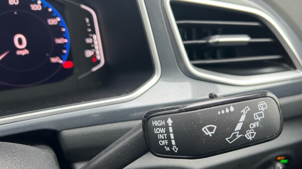 Used Volkswagen T-Roc 2022 for sale - 76140102: Photo 32