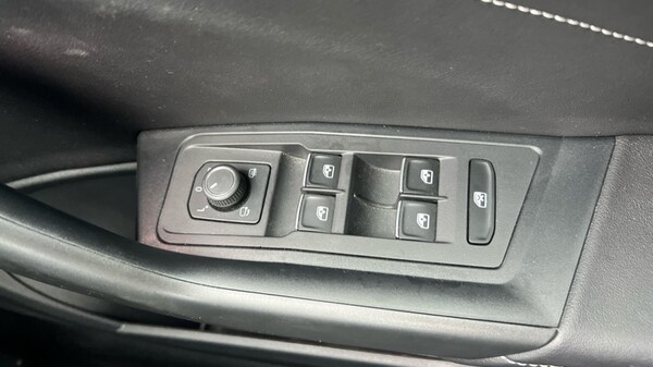 Used Volkswagen T-Roc 2022 for sale - 76140102: Photo 37