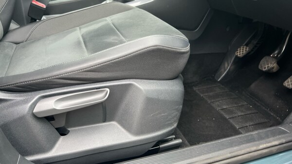 Used Volkswagen T-Roc 2022 for sale - 76140102: Photo 39