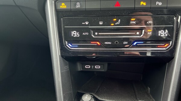 Used Volkswagen T-Roc 2022 for sale - 76140102: Photo 45