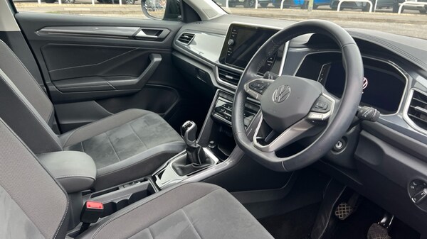 Used Volkswagen T-Roc 2022 for sale - 76140102: Photo 6