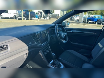 Used Volkswagen T-Roc 2021 for sale - 76067044: Photo 2