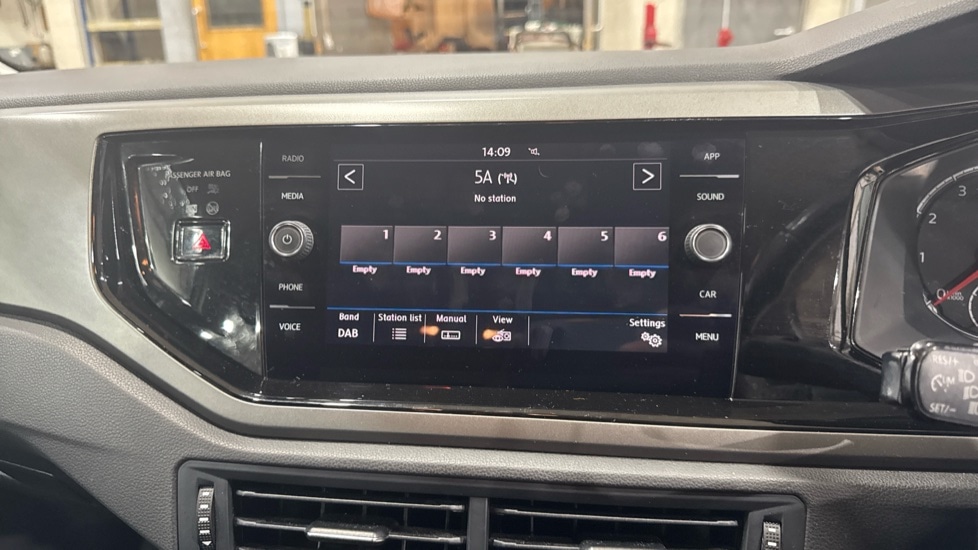 Used Volkswagen Polo 2018 for sale - 76983988: Photo 24