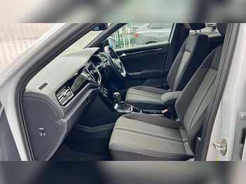 Used Volkswagen T-Roc 2021 for sale - 76501602: Photo