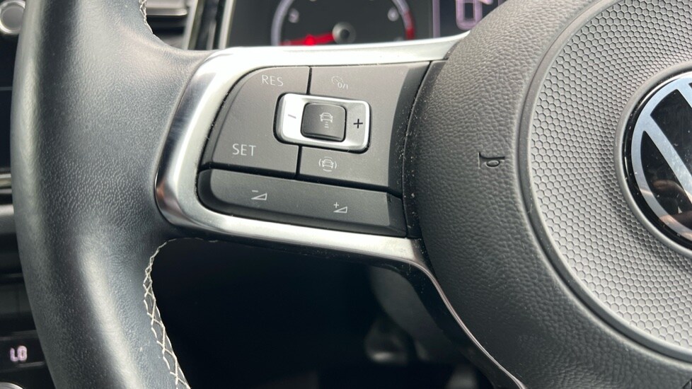 Used Volkswagen T-Roc 2021 for sale - 76501602: Photo 30